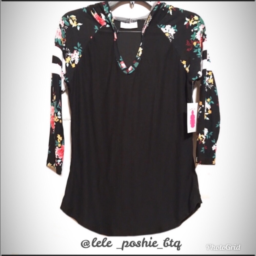 5๐ Rated..Floral Pullover Hoodie - Picture 2 of 6